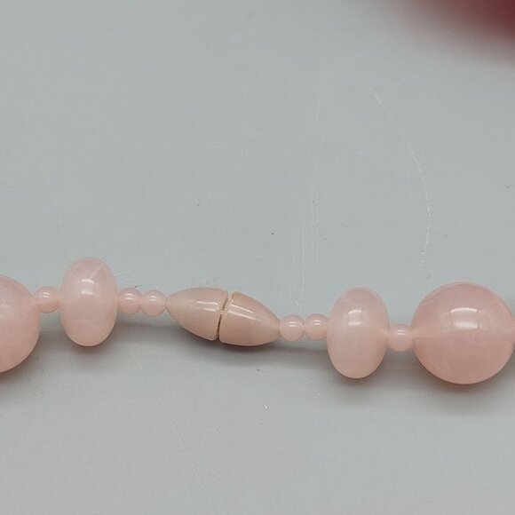 Vintage Pink Plastic Bead Collar Strand Necklace Large Floral Center Bead 18" - Picture 11 of 11